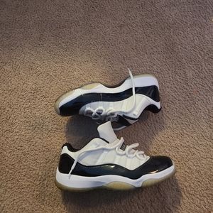 Jordan 11's Low